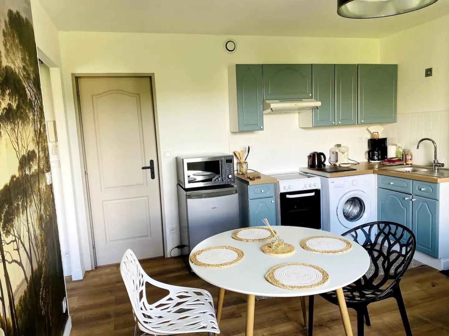 Appartement Au Vallon Notre Dame, T2 Entierement Renove *